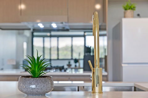 Stylish And Neat Two Bed Apartment In Wentworth Point - Holiday Byron Bay 2