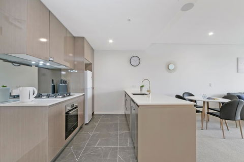 Stylish And Neat Two Bed Apartment In Wentworth Point - Holiday Byron Bay 5