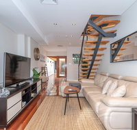 2 Bed House  Loft in Pyrmont - Holiday Byron Bay