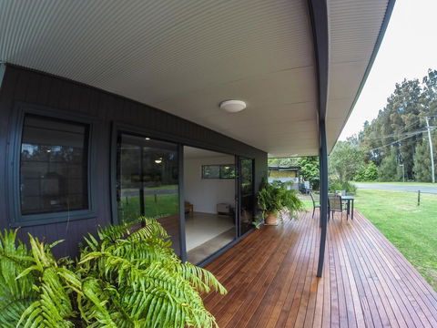 Rocketz At Berrara Beach - Holiday Byron Bay 0