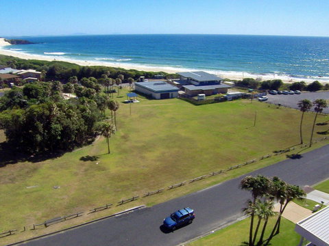 2 Cliff Road - Holiday Byron Bay 0