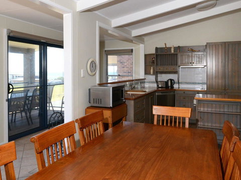 2 Cliff Road - Holiday Byron Bay 5
