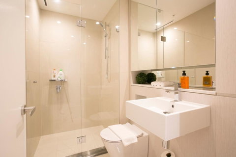 Newly Settled Three Bedrooms Apartment In CBD - Holiday Byron Bay 3
