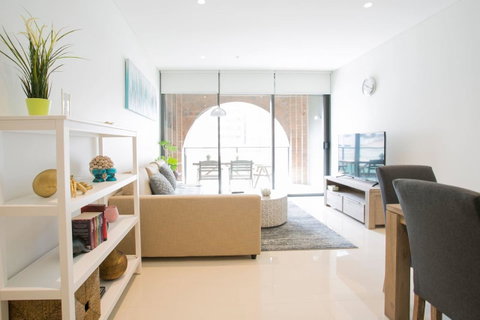 Newly Settled Three Bedrooms Apartment In CBD - Holiday Byron Bay 0
