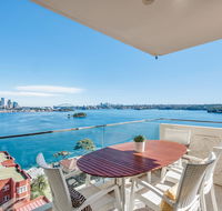 Panoramic harbour views and unbeatable comfort - Holiday Byron Bay