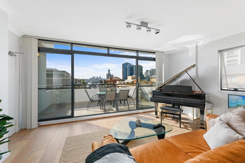 Darling Harbour Penthouse Views+Jacuzzi - Holiday Byron Bay 4