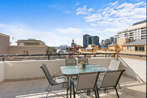 Darling Harbour Penthouse Views+Jacuzzi - Holiday Byron Bay 8