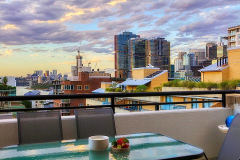 Darling Harbour Penthouse Views+Jacuzzi - Holiday Byron Bay 15