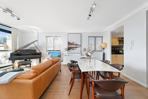 Darling Harbour Penthouse Views+Jacuzzi - Holiday Byron Bay 11
