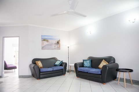 Nightcliff Foreshore Getaway - McKay Gardens - Holiday Byron Bay 9
