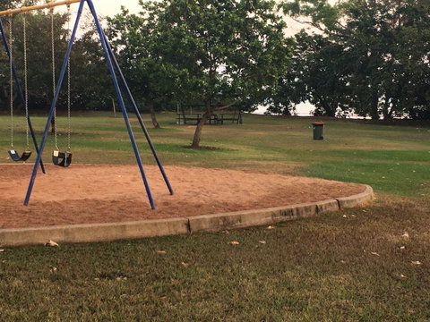 Nightcliff Foreshore Getaway - McKay Gardens - Holiday Byron Bay 34