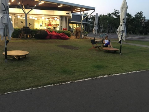 Nightcliff Foreshore Getaway - McKay Gardens - Holiday Byron Bay 22
