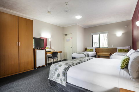Mercure Darwin Airport Resort - Holiday Byron Bay 22