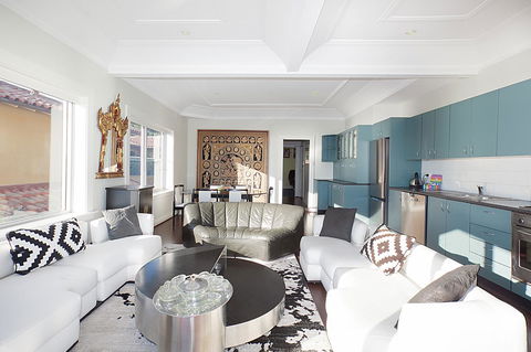 Art Deco Apartment With Breathtaking Water Views - Holiday Byron Bay 7