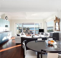 Art Deco Apartment With Breathtaking Water Views - Holiday Byron Bay