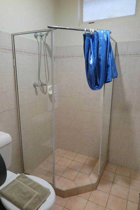 Jump Inn Alice Budget Accommodation - Holiday Byron Bay 6
