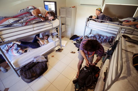 Jump Inn Alice Budget Accommodation - Holiday Byron Bay 13