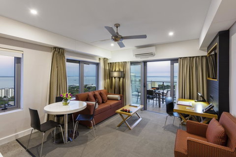 Oaks Darwin Elan Hotel - Holiday Byron Bay 2