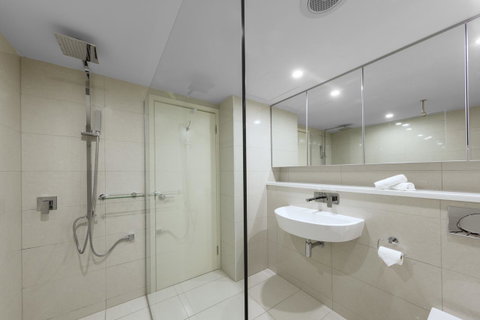 Oaks Darwin Elan Hotel - Holiday Byron Bay 4