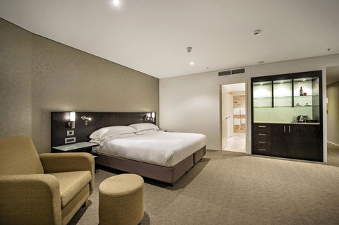 Hilton Darwin - Holiday Byron Bay 34