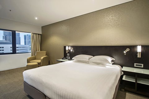 Hilton Darwin - Holiday Byron Bay 32