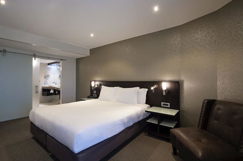 Hilton Darwin - Holiday Byron Bay 30