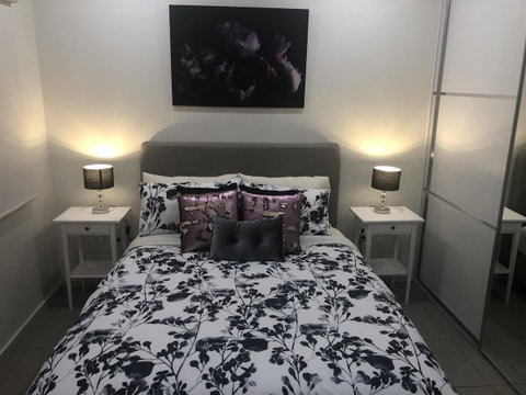 Darwin-Ocean Views, Tropical Getaway, Pool & Aircon - Holiday Byron Bay 2