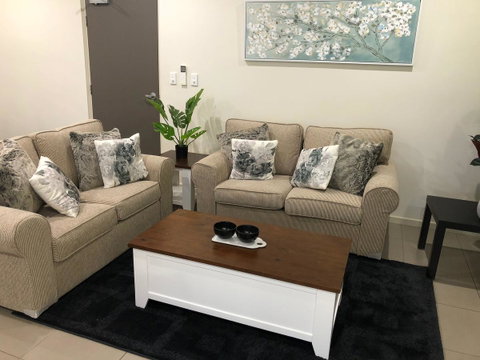 Darwin-Ocean Views, Tropical Getaway, Pool & Aircon - Holiday Byron Bay 5