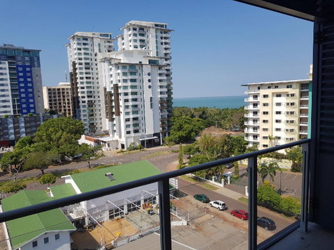 Darwin-Ocean Views, Tropical Getaway, Pool & Aircon - Holiday Byron Bay 20