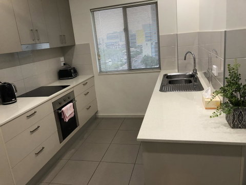 Darwin-Ocean Views, Tropical Getaway, Pool & Aircon - Holiday Byron Bay 10