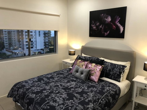 Darwin-Ocean Views, Tropical Getaway, Pool & Aircon - Holiday Byron Bay 0