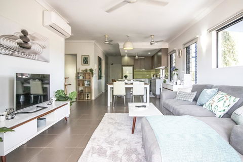 ZEN QUEST - The NOMADS PAD Near Nightcliff Markets & Sunset Foreshore - Holiday Byron Bay 1
