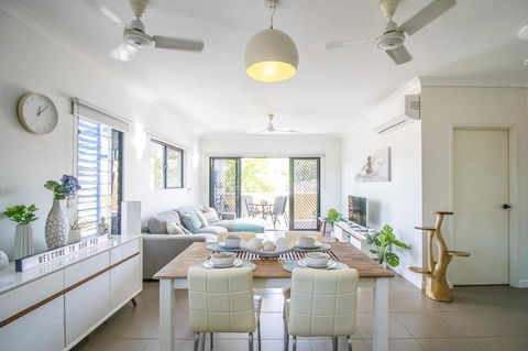 ZEN QUEST - The NOMADS PAD Near Nightcliff Markets & Sunset Foreshore - Holiday Byron Bay 0
