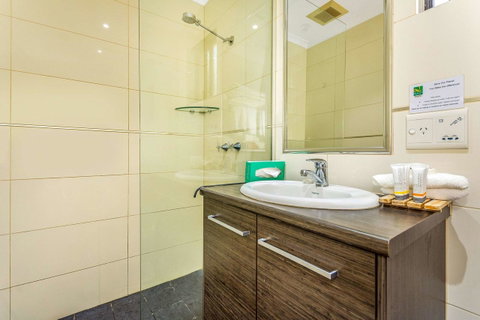 Quality Hotel Darwin Airport - Holiday Byron Bay 2