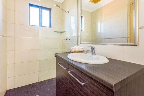 Quality Hotel Darwin Airport - Holiday Byron Bay 20