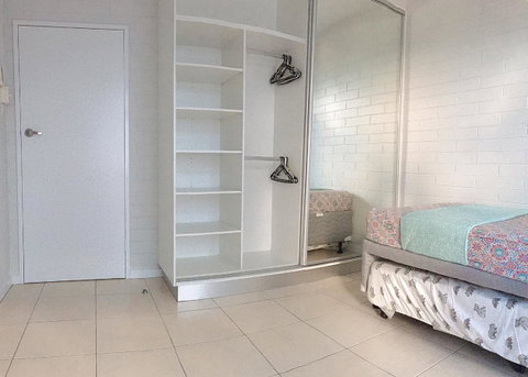 Cozy Room For A Great Stay In Darwin - Excellent Location - Holiday Byron Bay 5