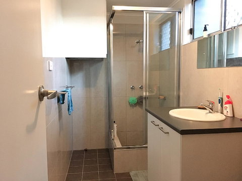 Cozy Room For A Great Stay In Darwin - Excellent Location - Holiday Byron Bay 8