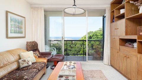 Bondi Apt. For 4 With Panoramic Ocean And Park Views - Holiday Byron Bay 2
