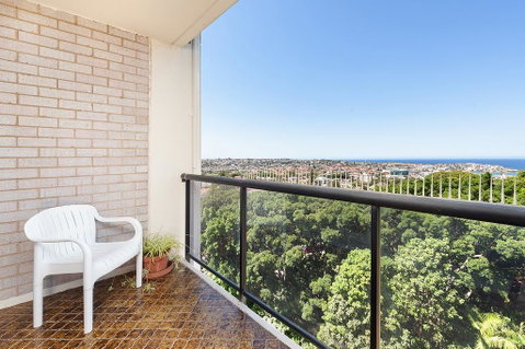 Bondi Apt. For 4 With Panoramic Ocean And Park Views - Holiday Byron Bay 1