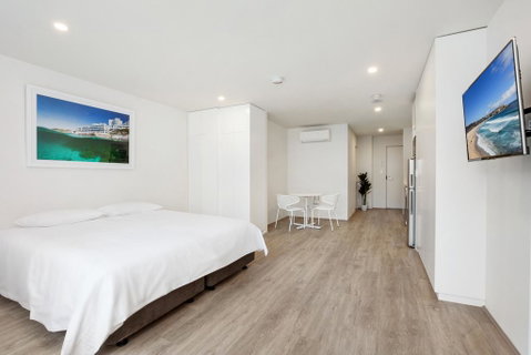 Bondi Beach Studio King Suite 2 - Holiday Byron Bay 1