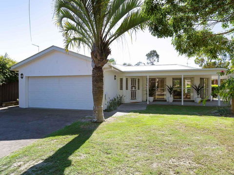 Bonito', 26 Bonito Street - Pet Friendly Housewith Aircon - Holiday Byron Bay 0