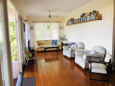 BOSCOBEL COTTAGE - MAGICAL BEACH & RIVER VIEWS - KINGSCLIFF - Holiday Byron Bay 2