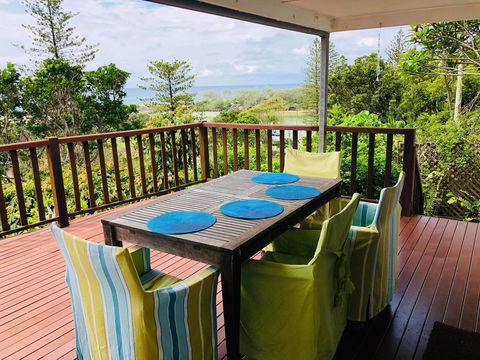 BOSCOBEL COTTAGE - MAGICAL BEACH & RIVER VIEWS - KINGSCLIFF - Holiday Byron Bay 1