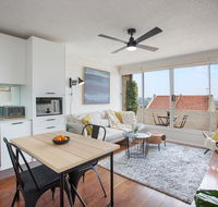 Boutique Apartment with Fantastic Harbour Views - Holiday Byron Bay