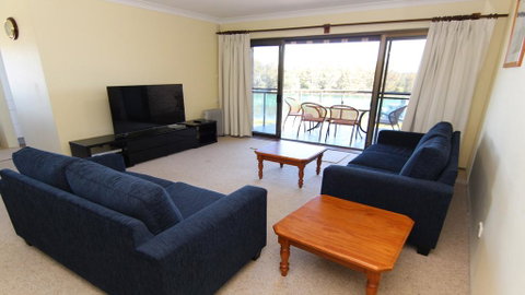 Braemar 7 - On The Lake! - Holiday Byron Bay 1