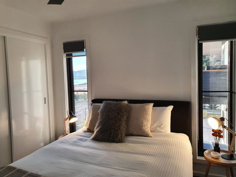 Braeside, 1 Bedroom. East Jindabyne - Holiday Byron Bay 1
