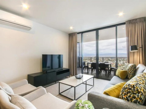 Brand New 2 Bedroom Unit With Amazing Hinterland Views - Holiday Byron Bay 0