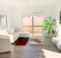 Brand New Home 10 mins to Beach Torquay Geelong Deakin Hospitals - Holiday Byron Bay
