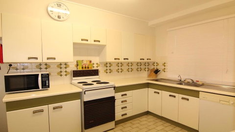Breakers 10 - Main Beach Location! - Holiday Byron Bay 3