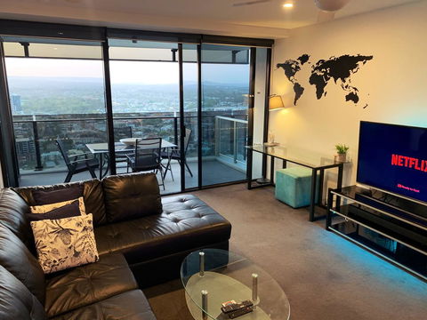 Breathtaking Views 4BD HIGH FLOOR Lux Apartment - Holiday Byron Bay 1